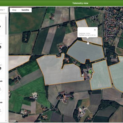 Kmenová data zpracovaná v CCI.Maps, informace o zákazníkovi i o poli, se v aplikaci KRONE Smart Telematics Plus zobrazí snadno.