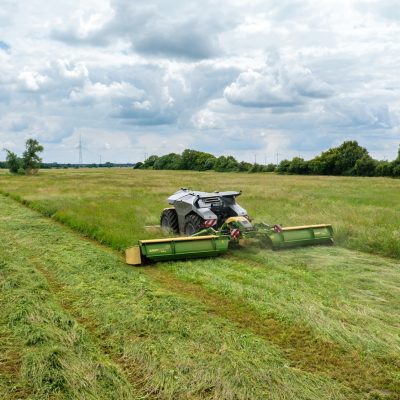 Při použití s jednotkou VTE od společnosti Krone prokazuje žací kombinace EasyCut B 950 Collect zcela mimořádnou efektivitu i  v autonomním provozu. 